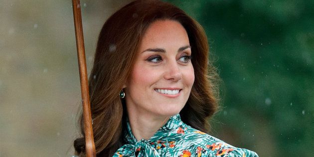 Catherine, Duchess of Cambridge visits the Sunken Garden in the grounds of Kensington Palace on August 30, 2017 in London, England. The Sunken Garden has been transformed into a White Garden dedicated to Diana, Princess of Wales mother of The Duke of Cambridge and Prince Harry marking the 20th anniversary of her death. (Photo by Max Mumby/Indigo/Getty Images)