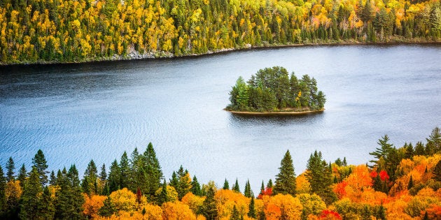 The beauty of Autumn colors, as seen in the surroundings of Île aux pins (Pine Island), in La Mauricie National Park situated near Shawinigan, Quebec.