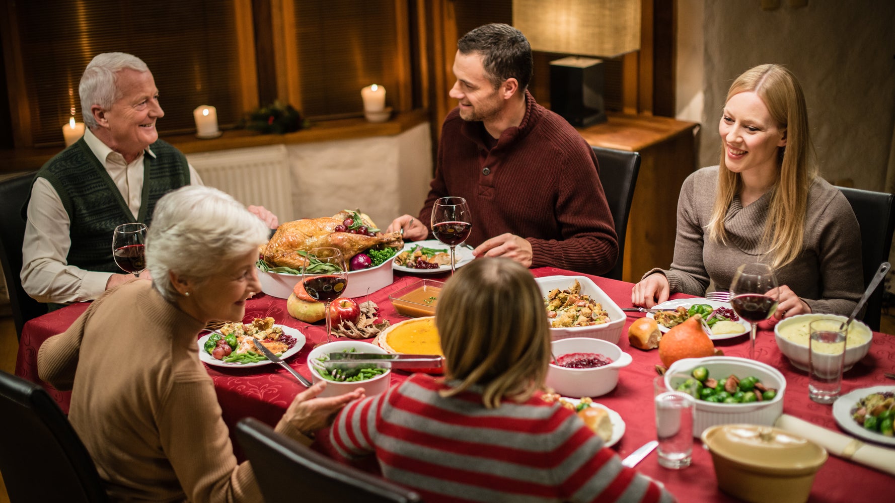 Images Of Thanksgiving Dinner With Family