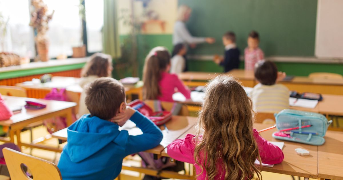 Boys Think They're Smarter Than Girls As Early As Grade 4 | HuffPost ...