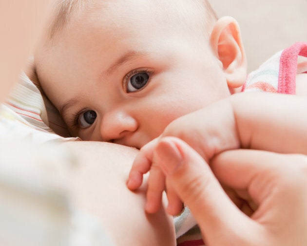 Feel like your baby has a favourite boob? They DO and this is why