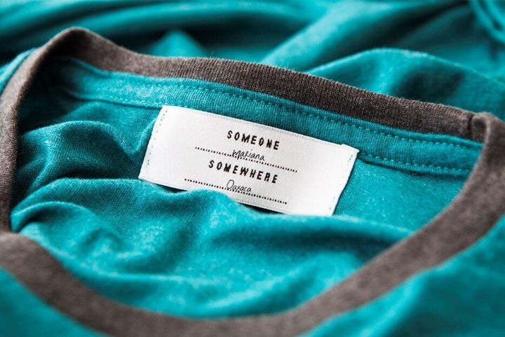 The label that comes in every product of the Someone Somewhere apparel, with the signature of the artisan who made it, as well as their community.