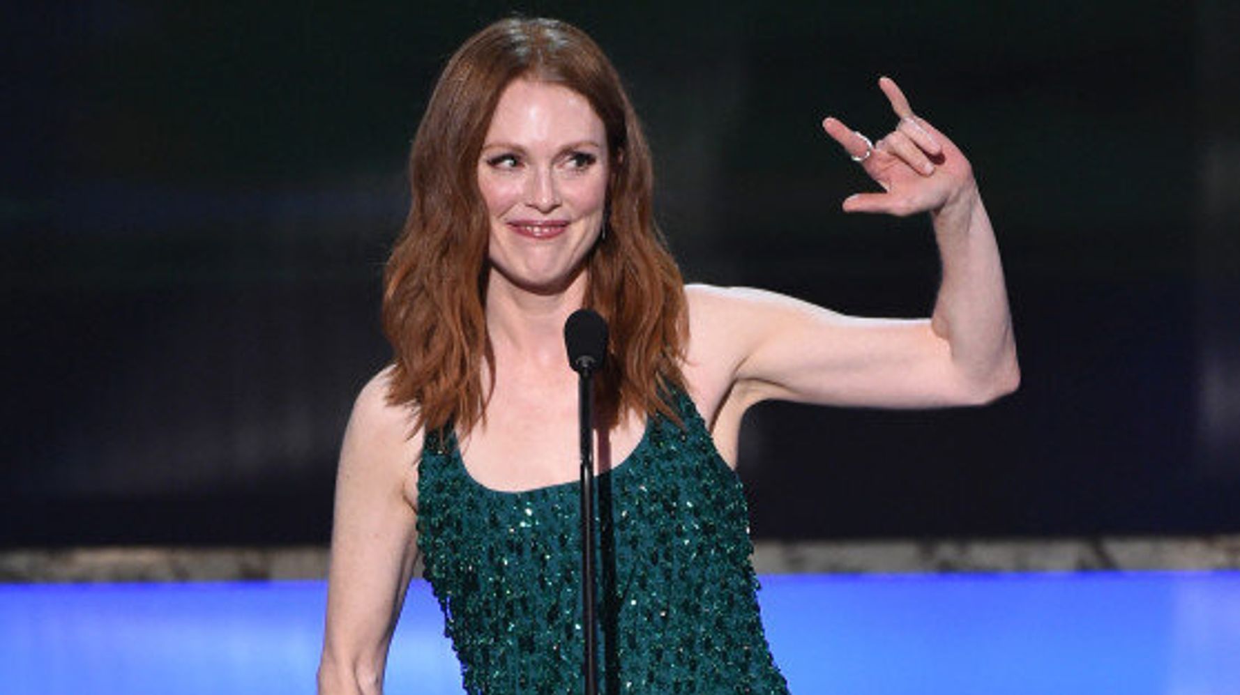 Julianne Moore Wins, Shimmers In A Givenchy Haute Couture ...