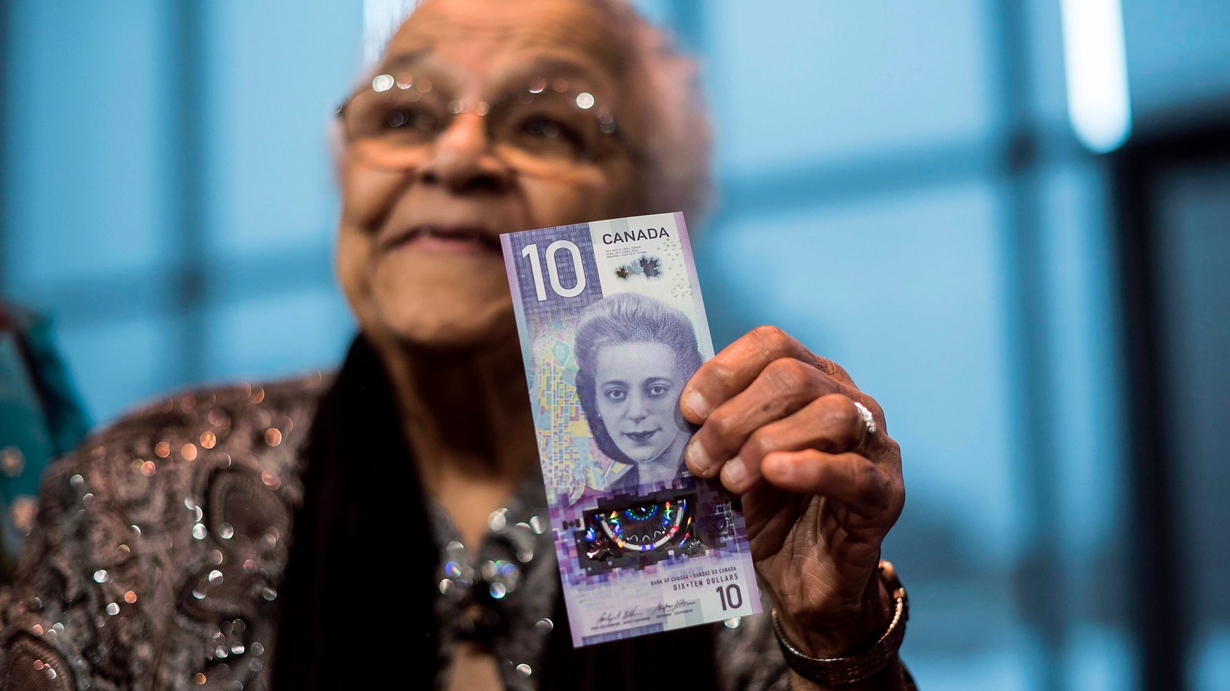 Why Canada's new award-winning $10 bill is vertical