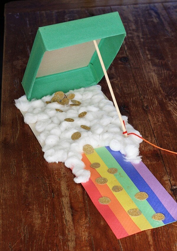 How to make a Leprechaun Trap for St. Patrick's Day - This Mama Loves