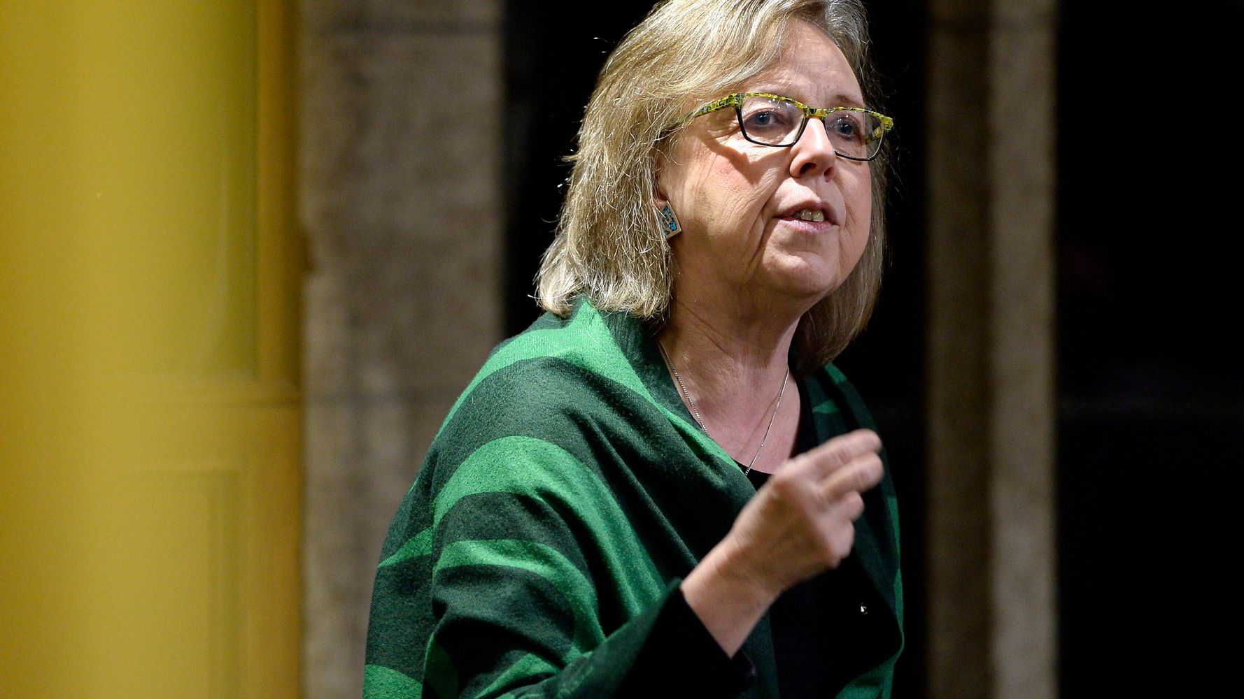 Elizabeth May Explains Why She Sides With Tories On Summer Jobs Dispute Huffpost Canada Politics 4727