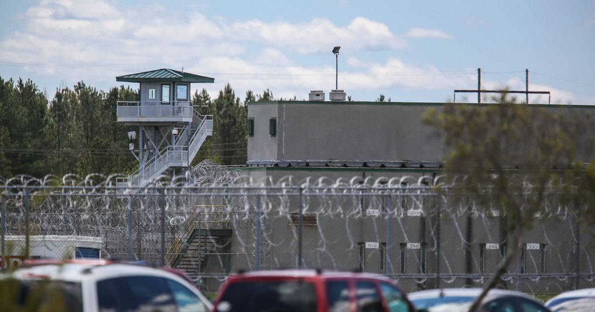 South Carolina Prison Riot Left 7 Inmates Dead; Bodies Stacked In ...