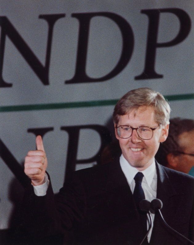 Ontario NDP Leader Bob Rae gives the thumbs up sign after leading his party to victory in the Ontario provincial election, Toronto, Ont., Sept. 7, 1990.