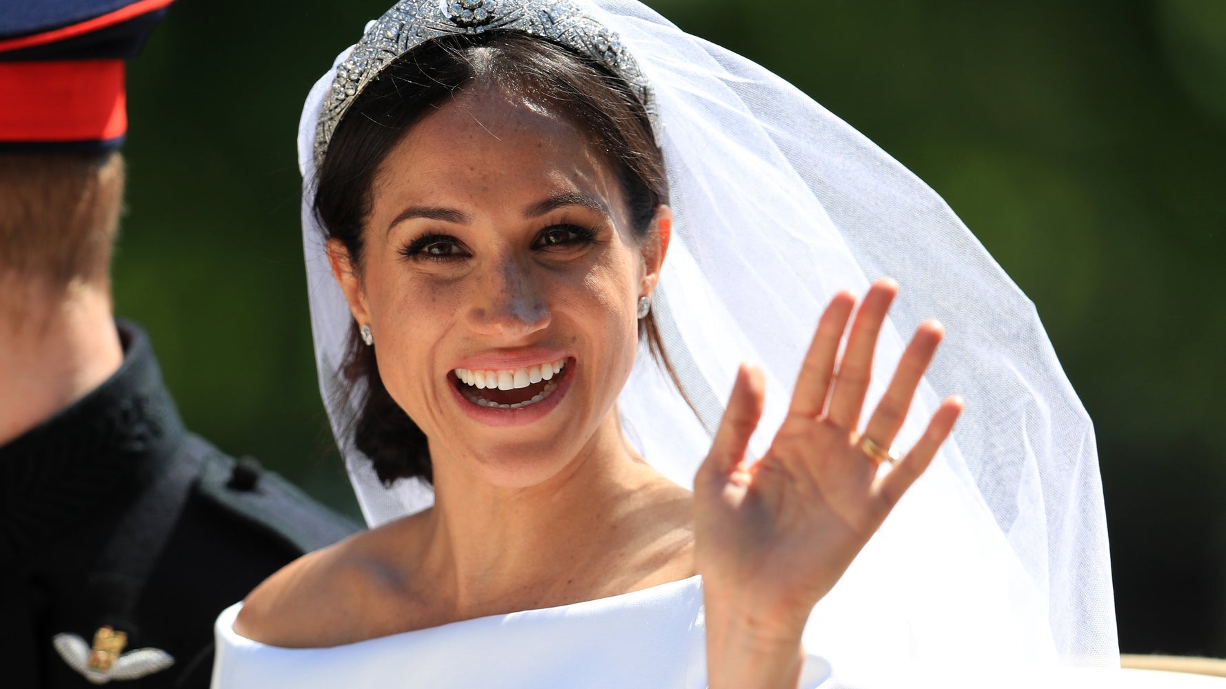 meghan markle veil length