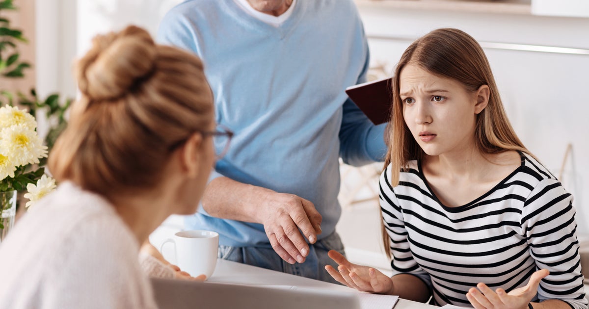 How Helicopter Parents Are Ruining >> Helicopter Parents Are Ruining Their Kids Chances At University How Helicopter Parents Are Ruining >> Helicopter Parents Are Ruining Their Kids Chances At University