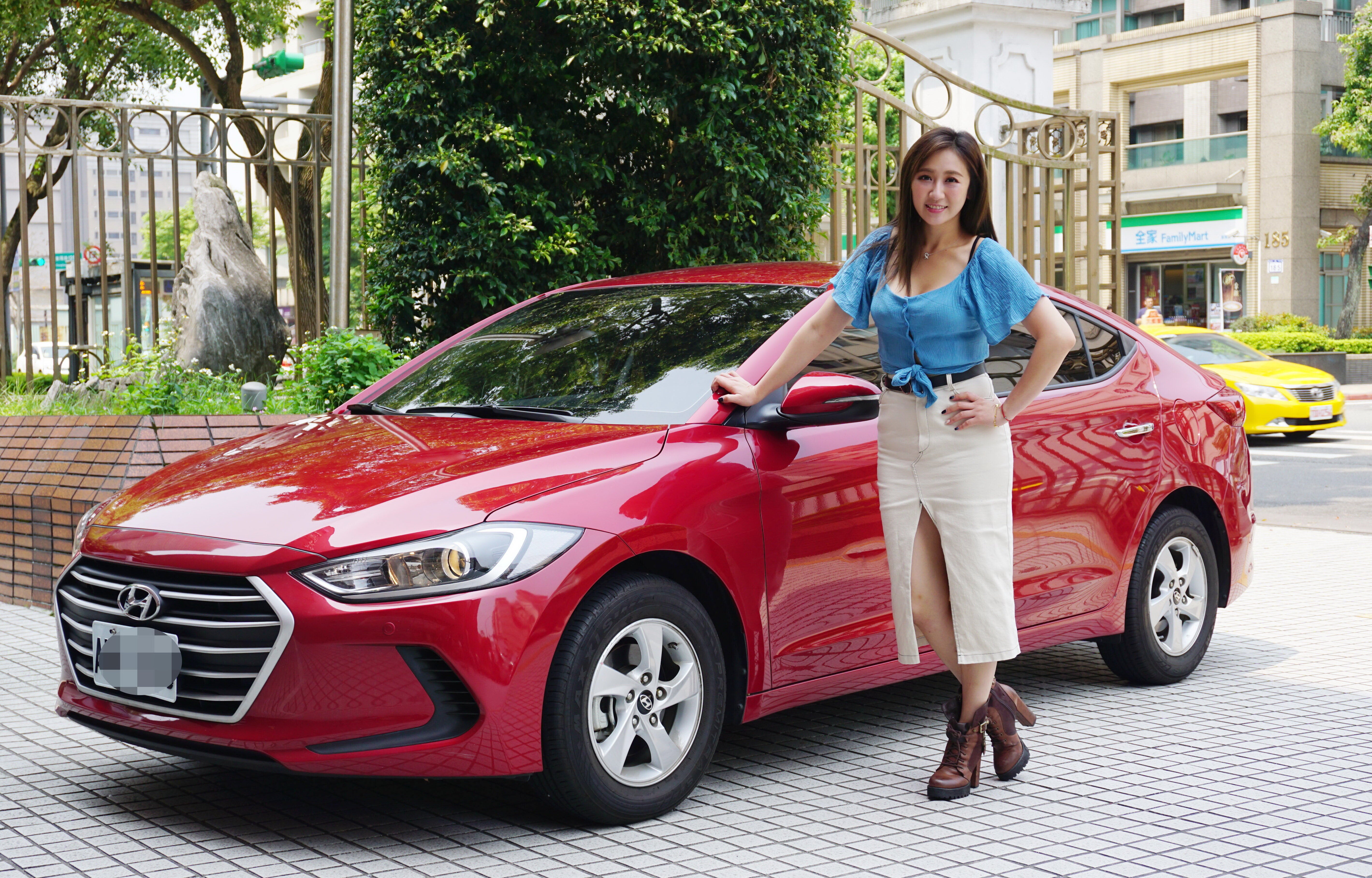 圖 / 蔡允潔目前開的是HYUNDAI Elantra,據說只花2~3天時間看車,就決定把它開回家。