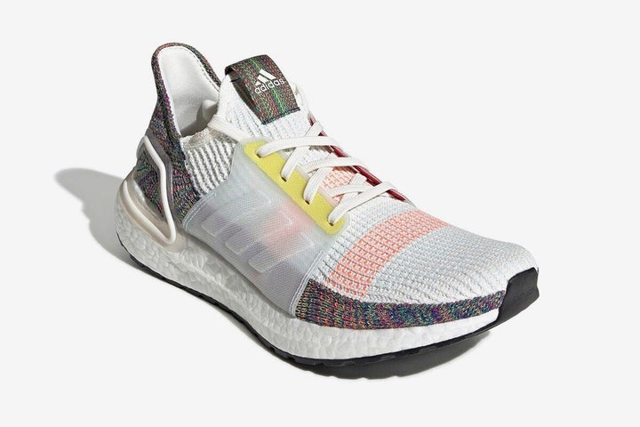 STEPN introduces Rainbow Sneakers