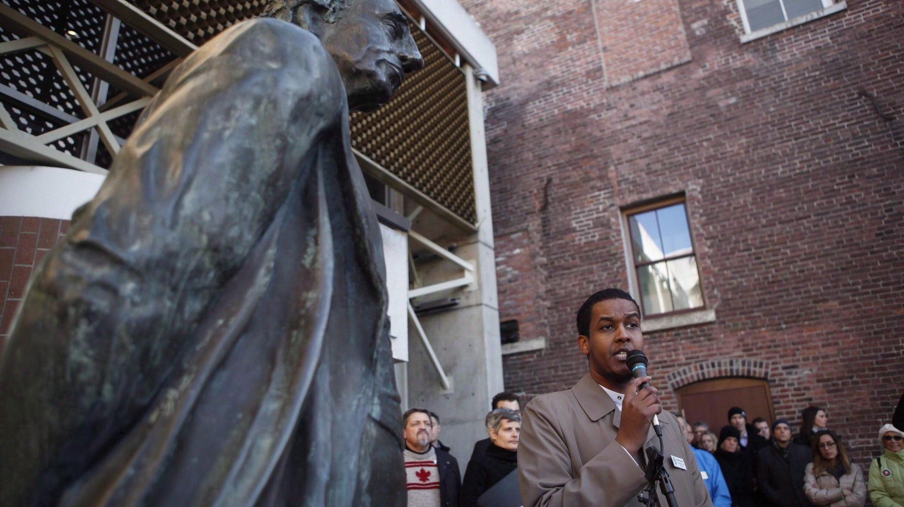 Ontario Government Wants To Display John A Macdonald Statue Removed In B C HuffPost Canada 