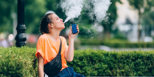 A new American study examined the possible links between heart attacks and daily e-cigarette use.