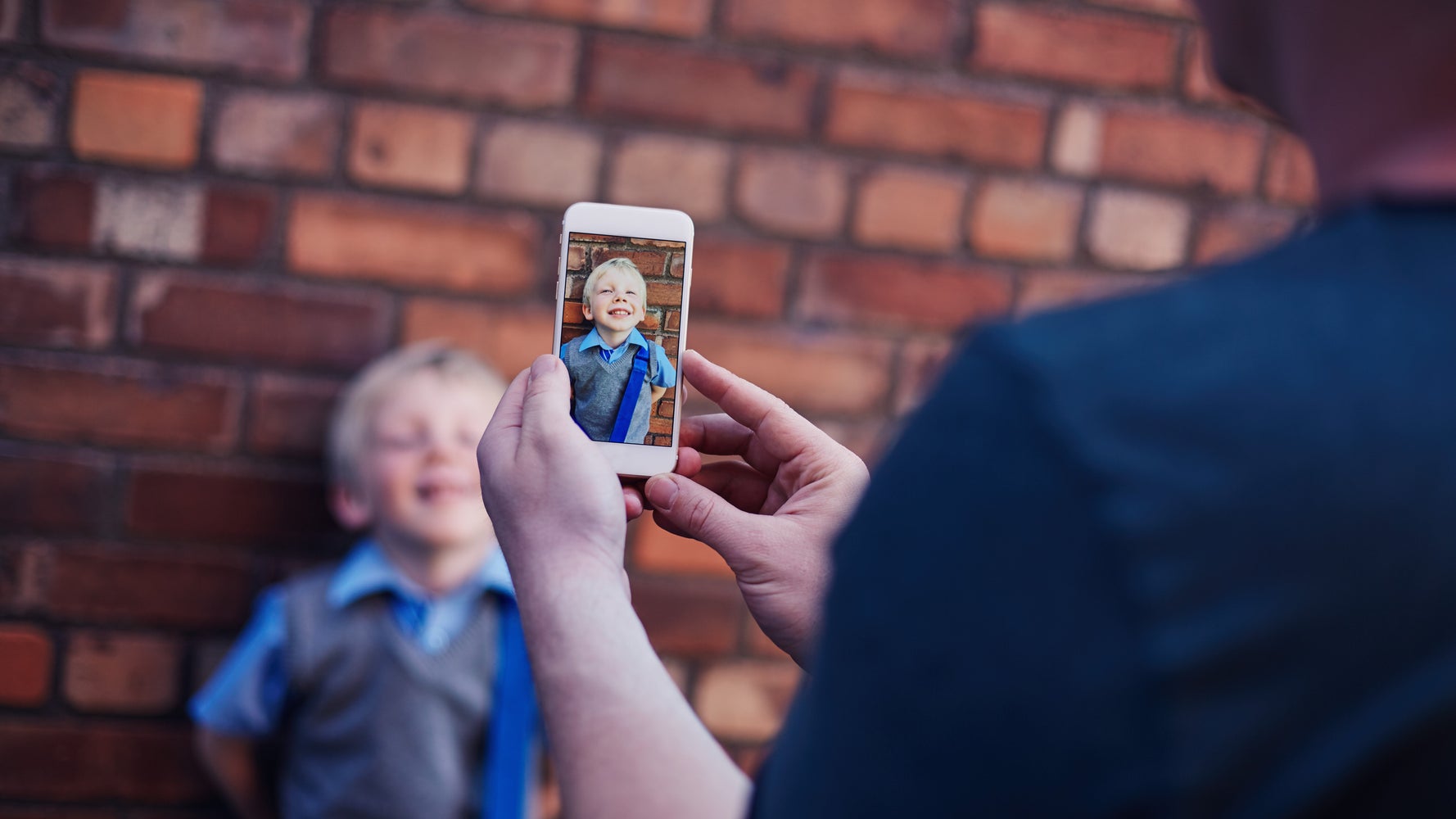 Post Basik Online Why Some Parents Do (And Don't) Post Photos Of Their Kids Online