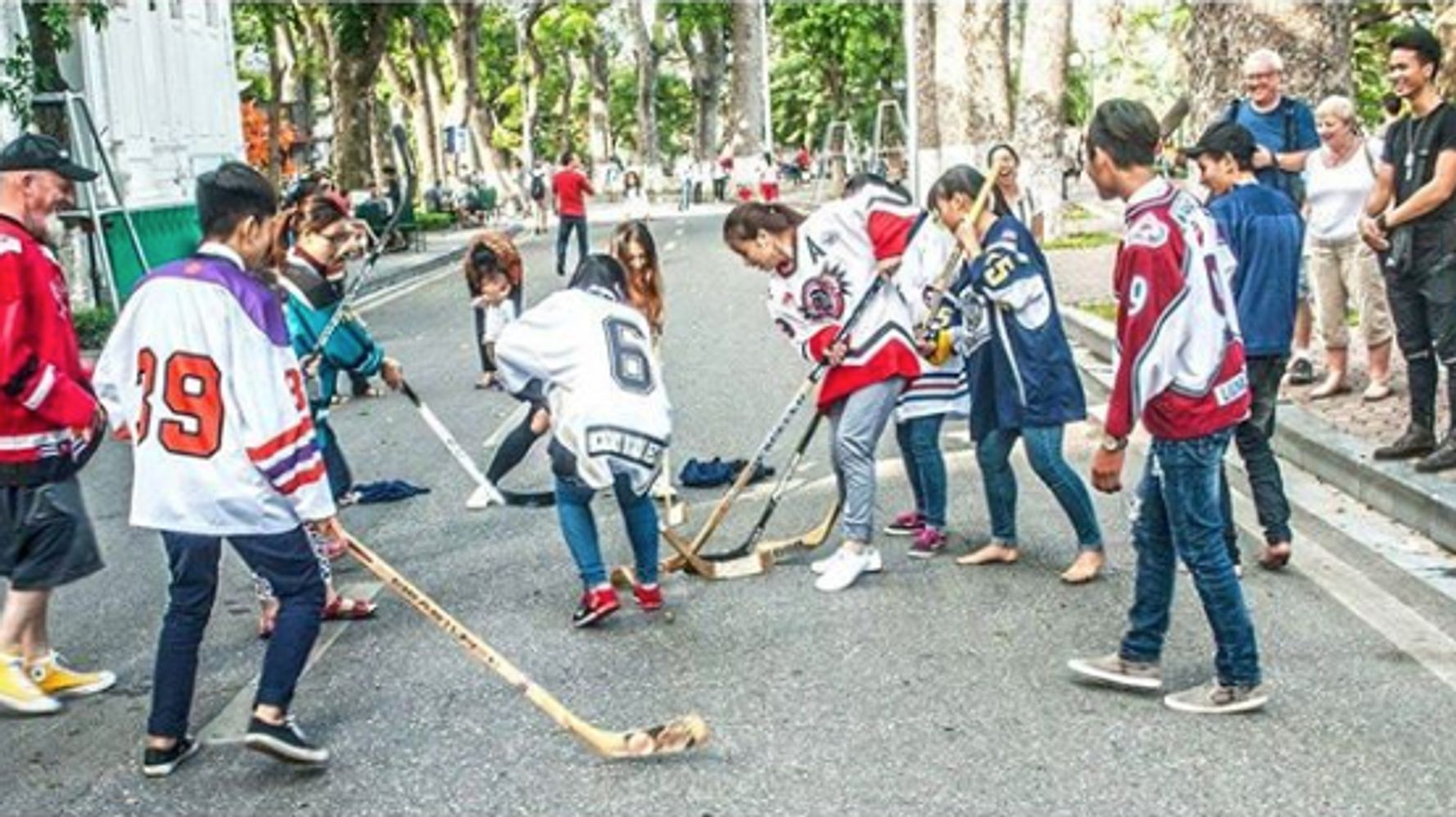 Hockey Hall of Fame raffling Canucks jerseys – Prince George Daily News