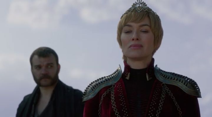 Euron behind Cersei during the meetup with Dany and Tyrion. 