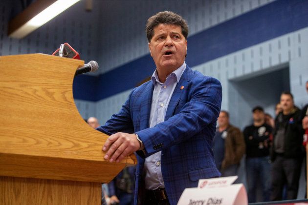 Unifor National President Jerry Dias speaks to GM workers in Oshawa, Ont. on Nov. 26, 2018.