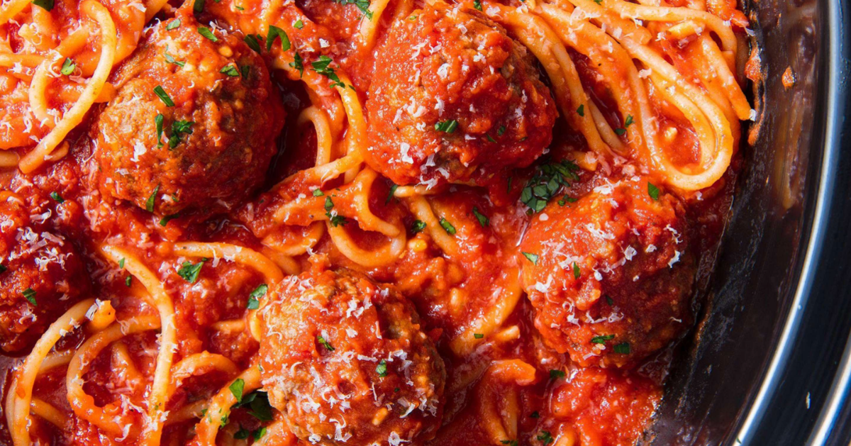 Slow Cooker Spaghetti And Meatballs Is A Genius Weeknight Dinner Recipe