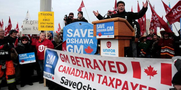 Unifor president Jerry Dias addresses General Motors workers protesting GM's plan to close its Oshawa assembly plant, at a rally in Windsor, Ont., Jan. 11. The decline of Ontario's manufacturing base is the principal reason why the province is seeing meagre wage growth and a decline in income mobility, a new report from the FAO says.