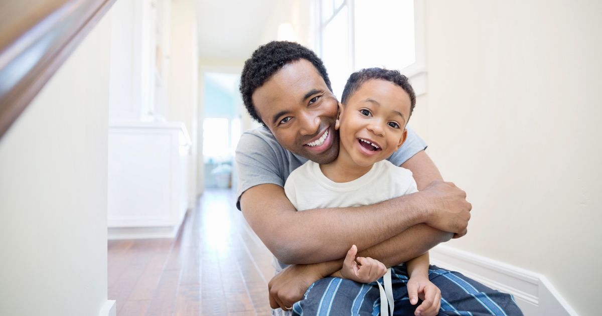 Dads Are Happier Than Moms, And It Might Be Because They Play More ...