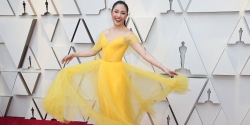 The Moving Reason Behind Constance Wu s Oscars Yellow Dress HuffPost Life