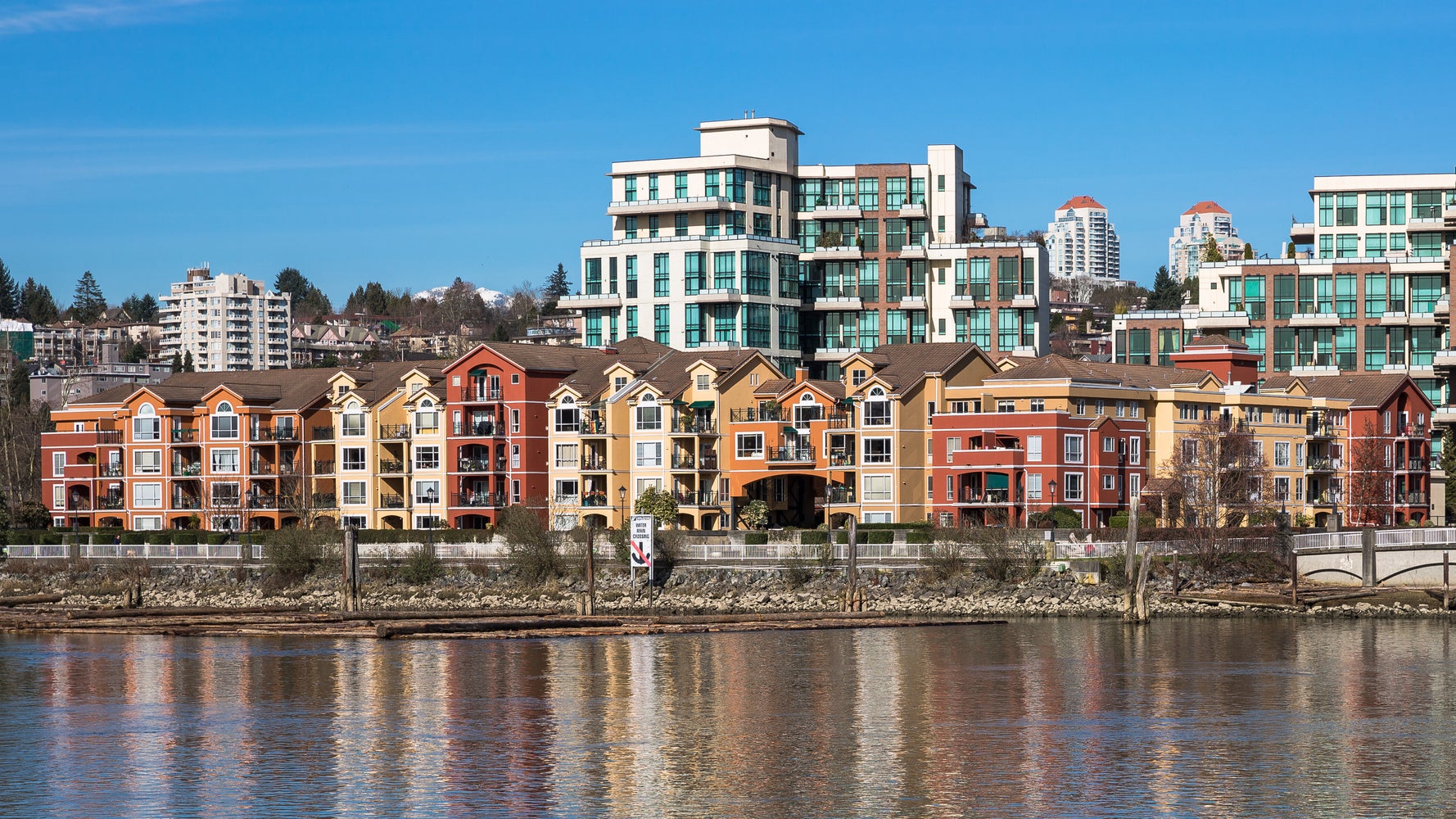 vancouver-detached-home-prices-drop-by-170-000-and-the-industry-is