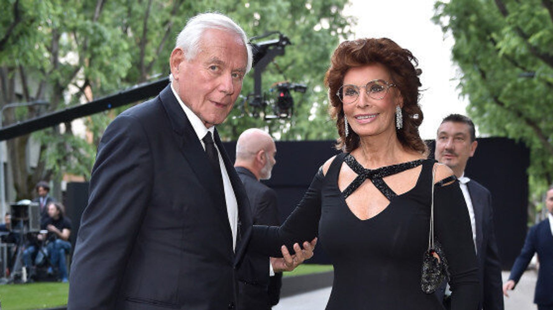 Sophia Loren, 81, makes statement at Giorgio Armani show in Milan