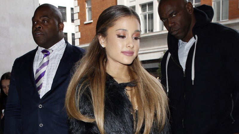 ariana-grande-hair-up