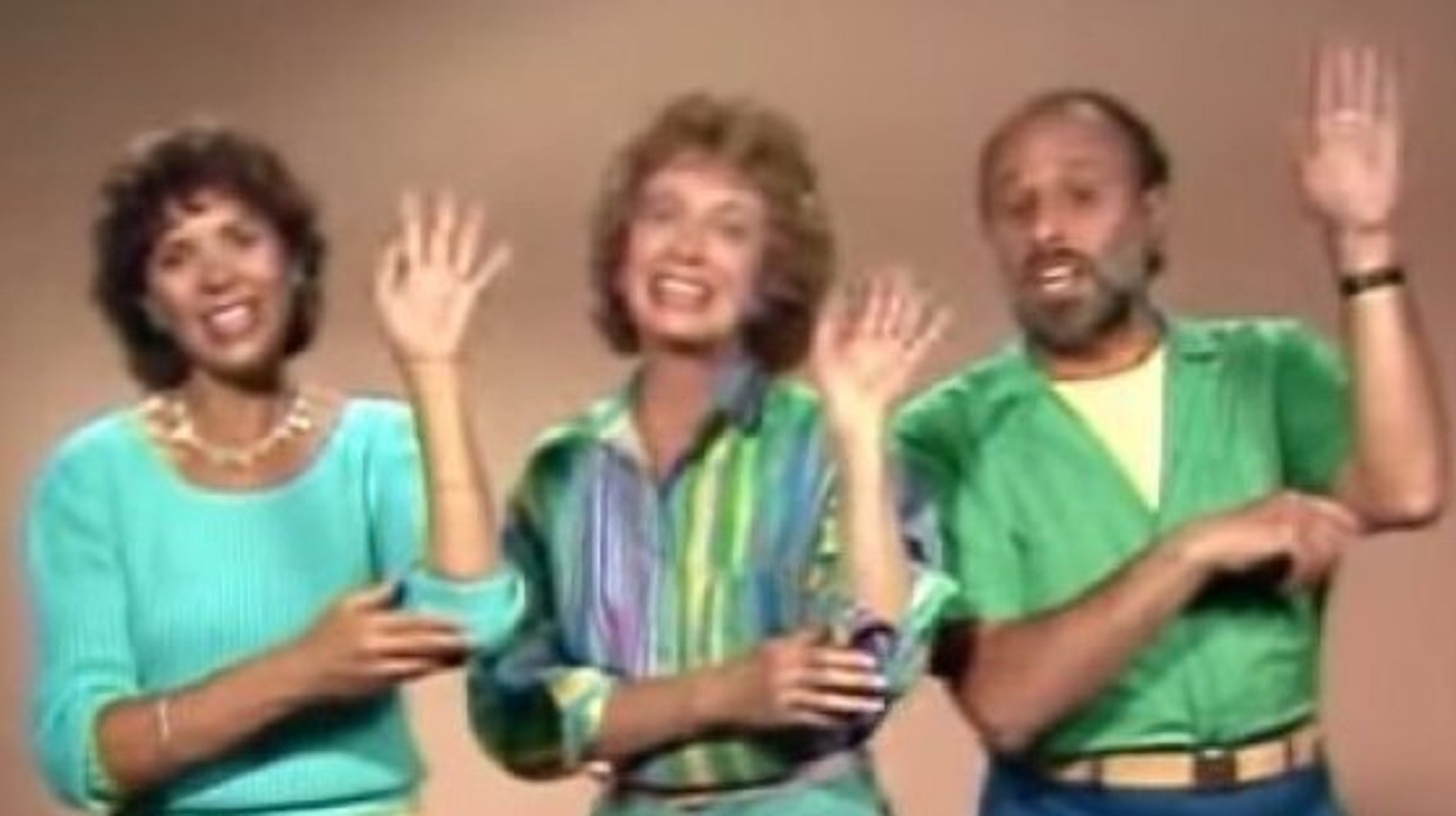 11 Life Lessons Sharon, Lois And Bram Taught Us HuffPost Canada News