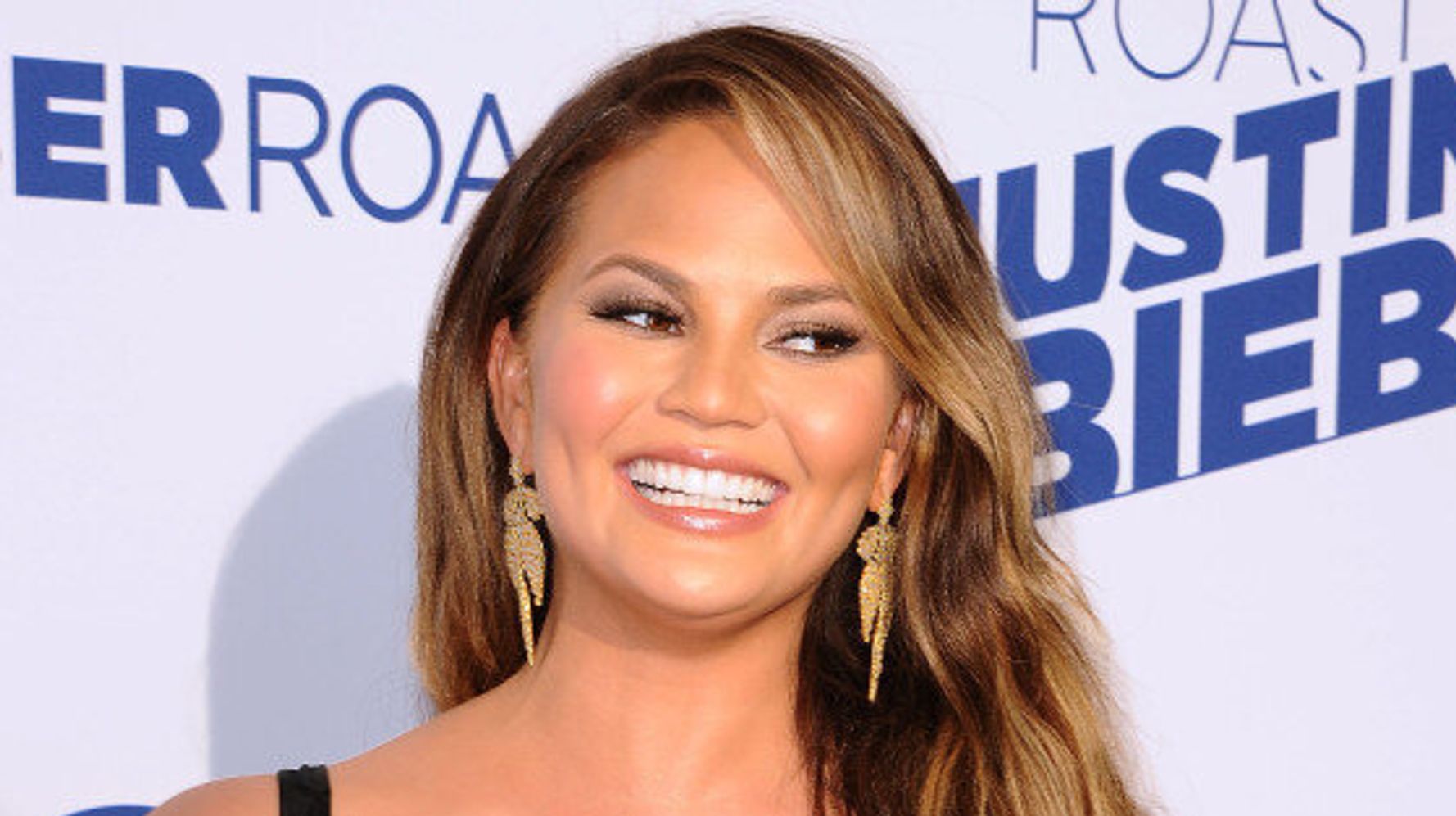 Chrissy Teigen Shows Off Her Stretch Marks And We Love It Huffpost Style 1306