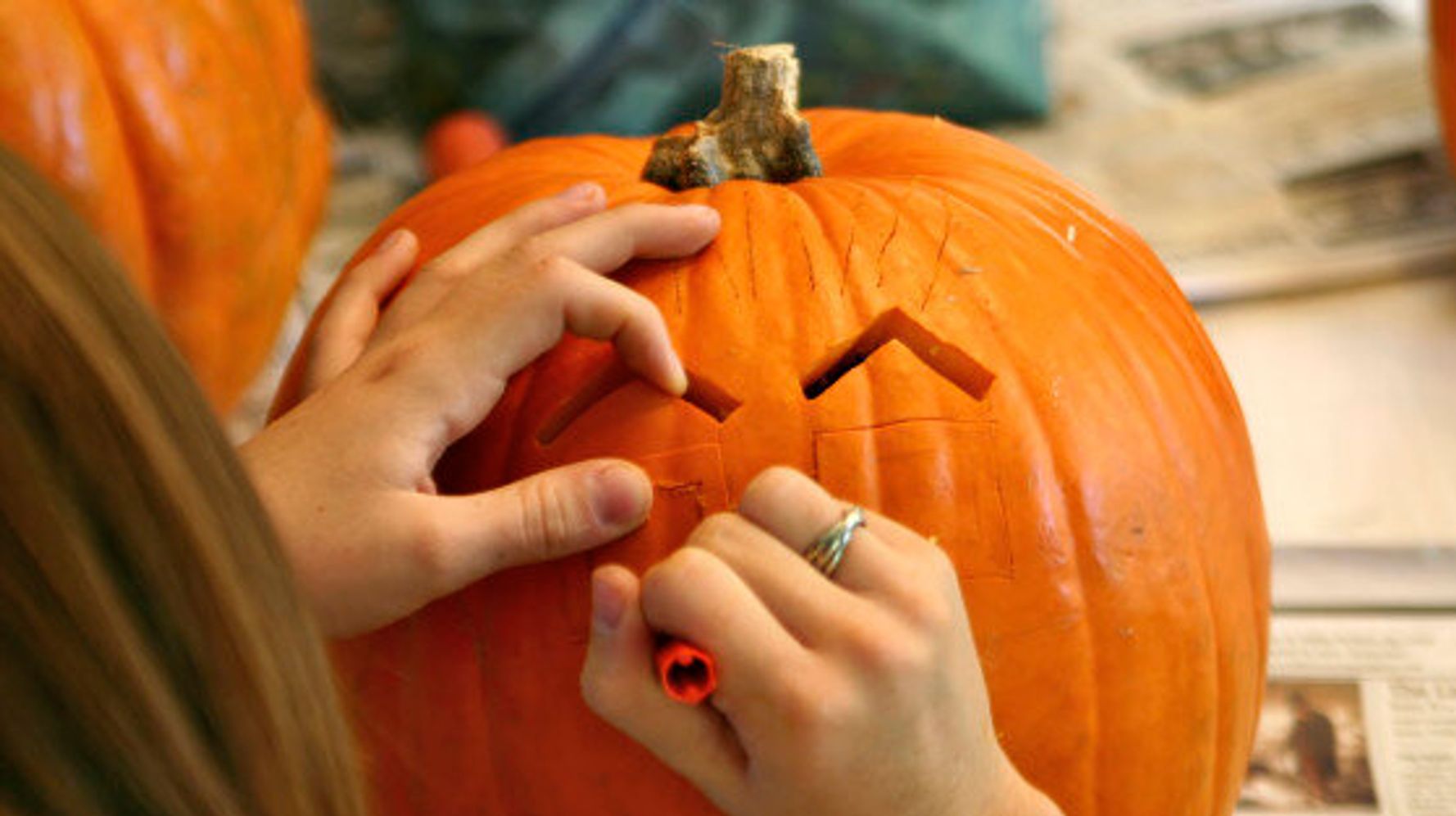 how-to-carve-a-pumpkin-like-a-pro-huffpost-life