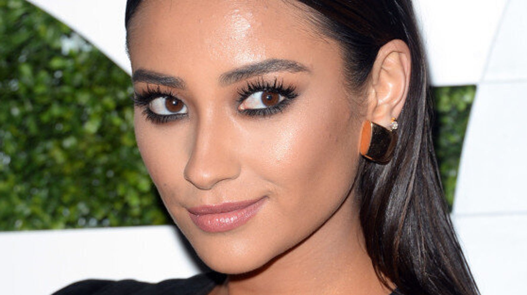 20 Times Shay Mitchell Slayed The Style Game PHOTOS 20 Times Shay Mitchell Slayed The Style Game PHOTOS