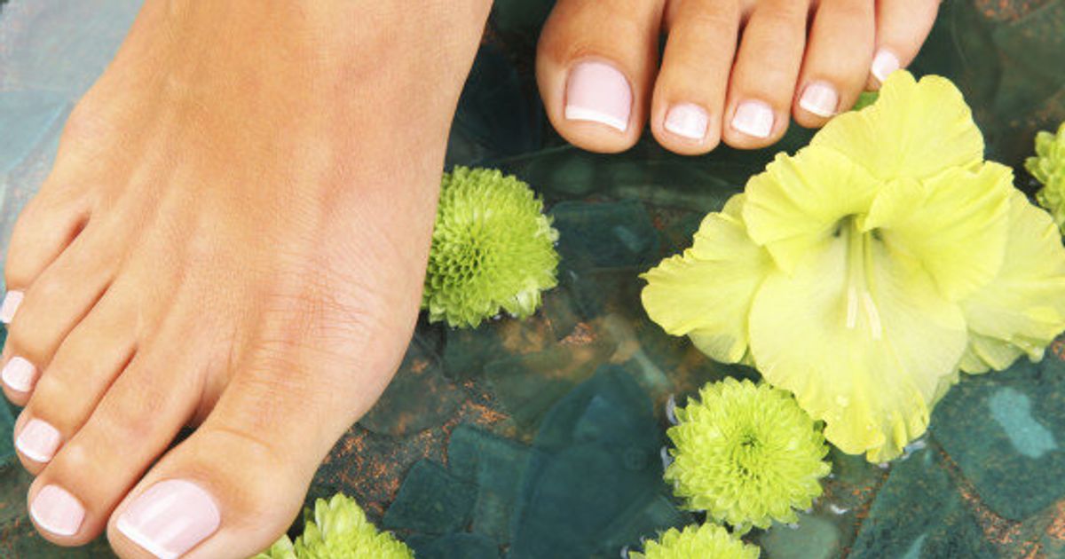 5 Cures For Smelly Feet Huffpost Life