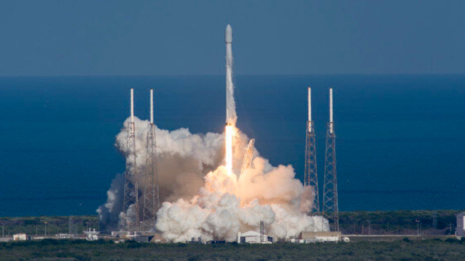 SpaceX Successfully Lands Falcon 9 For The Third Time | HuffPost Canada ...