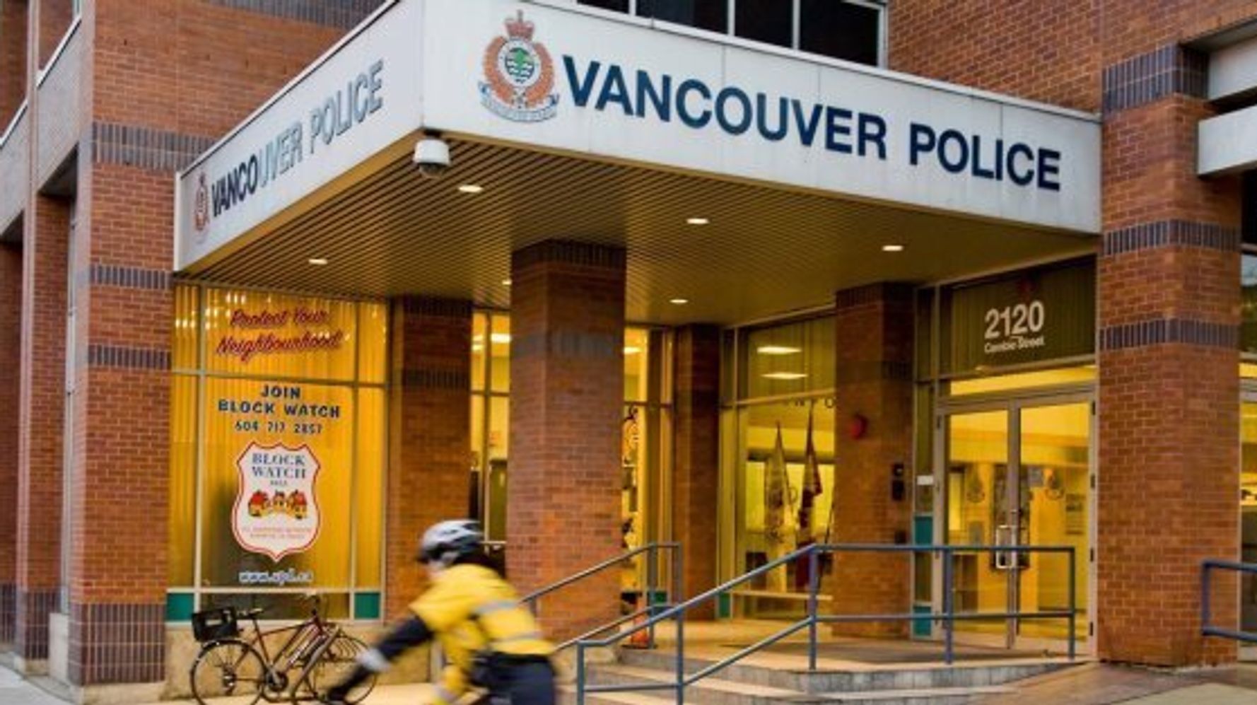 Vancouver Police Welcome Craigslist Deals At Their HQ | HuffPost British  Columbia