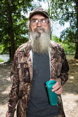 Phil Robertson slammed for imagined tale of an atheist family's rape and  murder : r/news