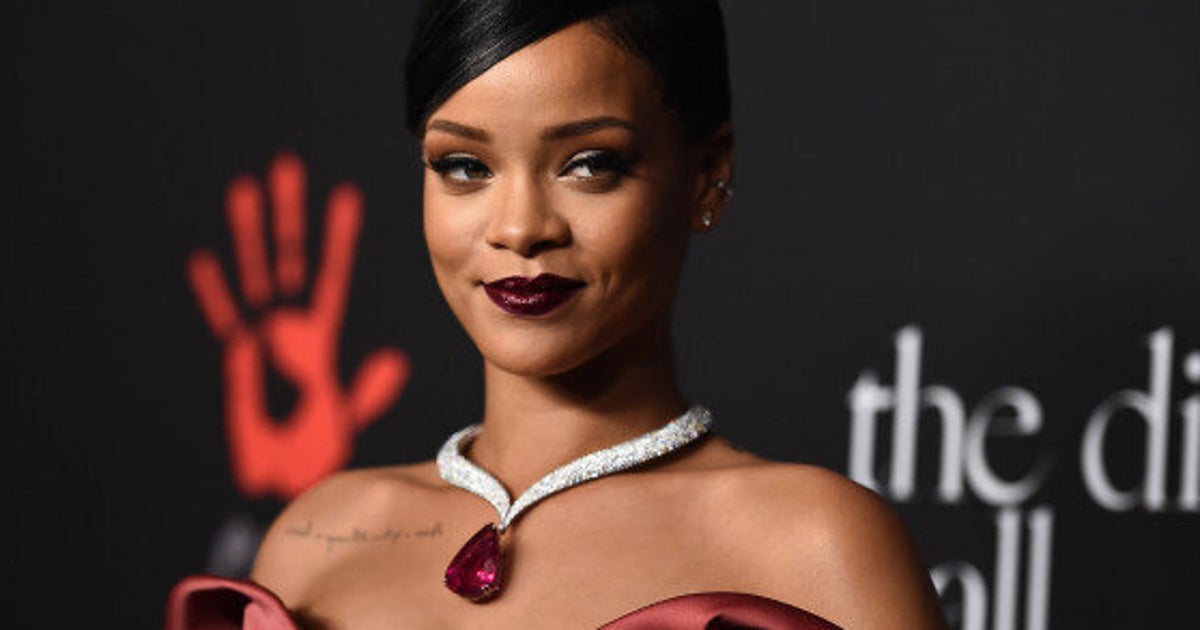 Rihanna Goes Topless For Impromptu Photoshoot HuffPost Style