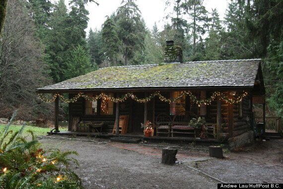 North Vancouver Log Cabin Used To Film Macgyver Shaw Fire Log