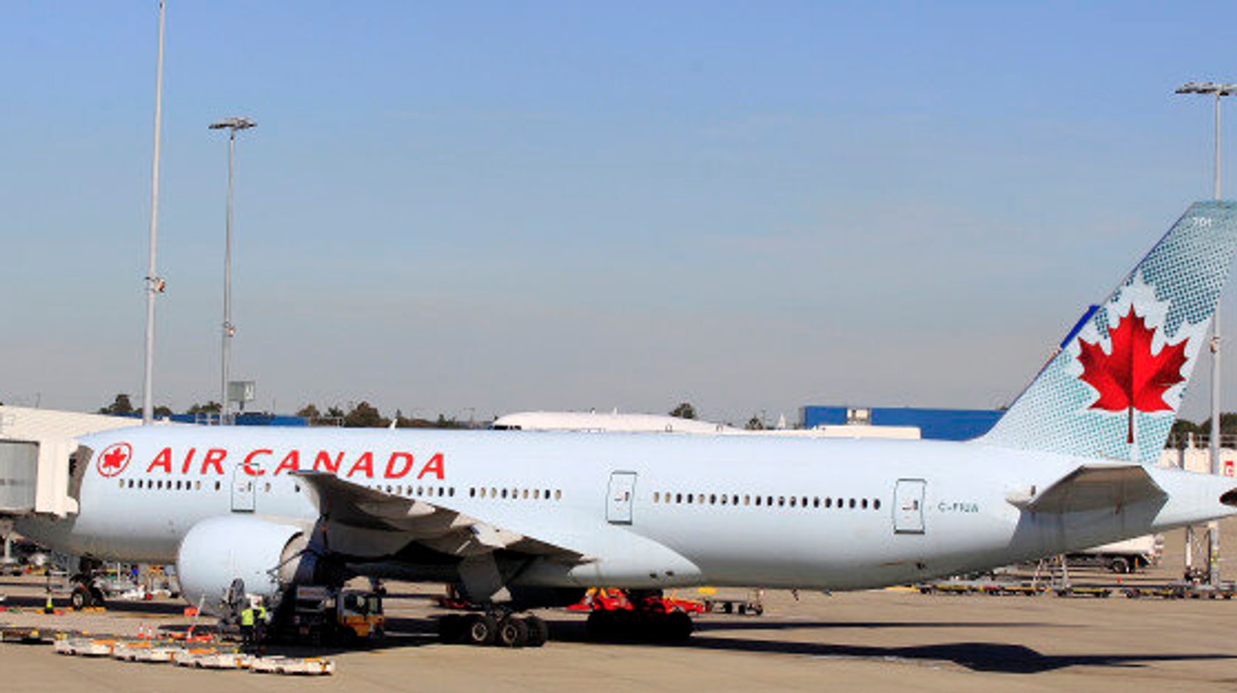 Air Canada Posts Record Profits As It Pockets Fuel Savings HuffPost null