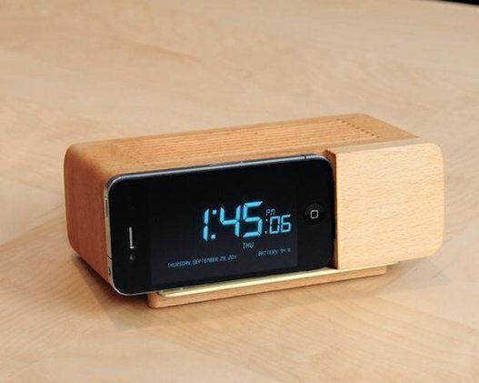 <strong>Alarm Clock iPhone Dock</strong>