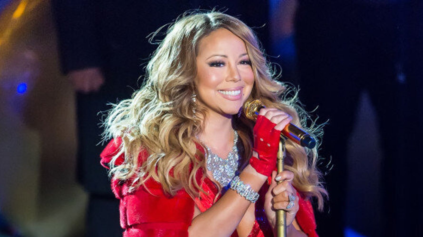 Mariah Carey Takes The Plunge In Red Gown At Rockefeller Christmas Tree ...