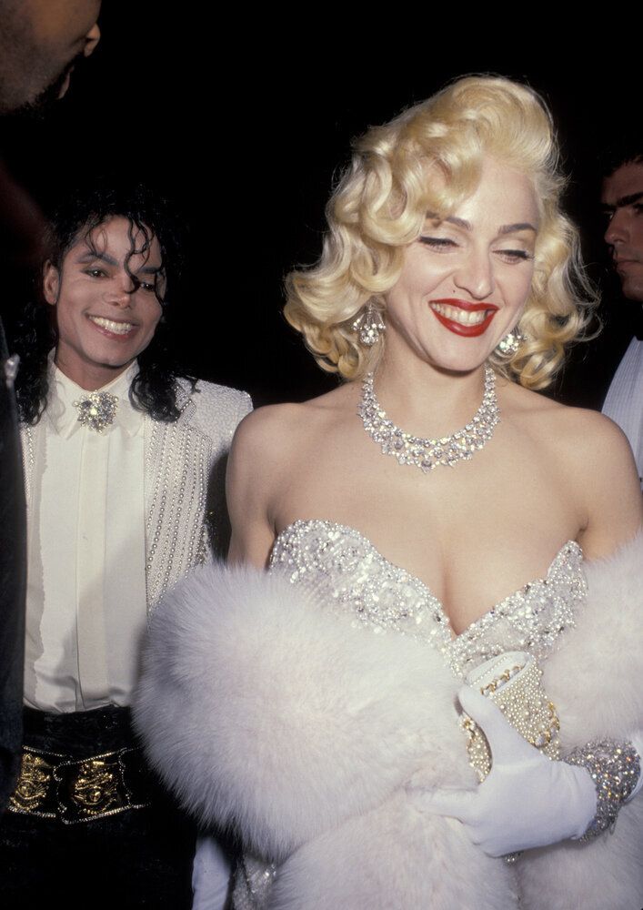 27. The king and queen of pop attend the Oscars together
