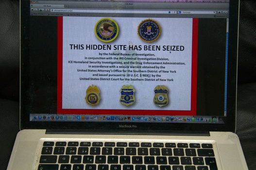 Laptop Federal Shutdown,online FBI message,THIS SITE HAS BEEN SEIZED,