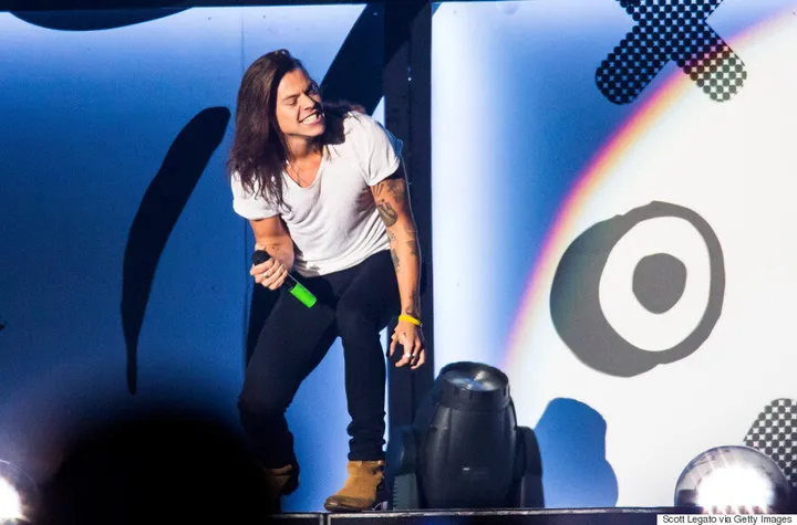 Harry Styles Now Has Straight Hair And It S Giving Us All The Feels Huffpost Canada Style