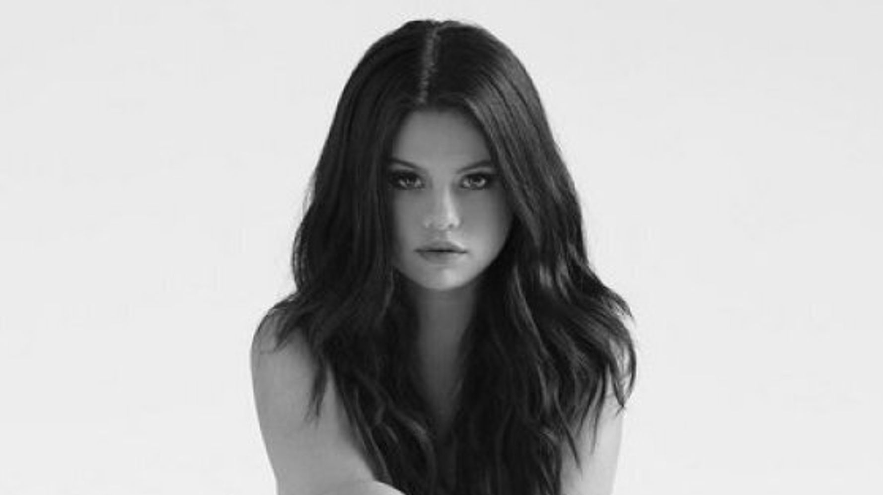 Selena Gomez Goes Topless For 'Revival' Album Cover | HuffPost Canada Style