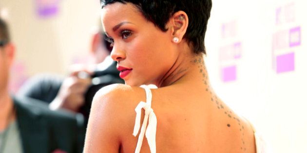 Singer Rihanna arrives for the 2012 MTV Video Music Awards in Los Angeles, September 6, 2012. REUTERS/Mario Anzuoni (UNITED STATES - Tags: ENTERTAINMENT) (MTV-ARRIVALS)