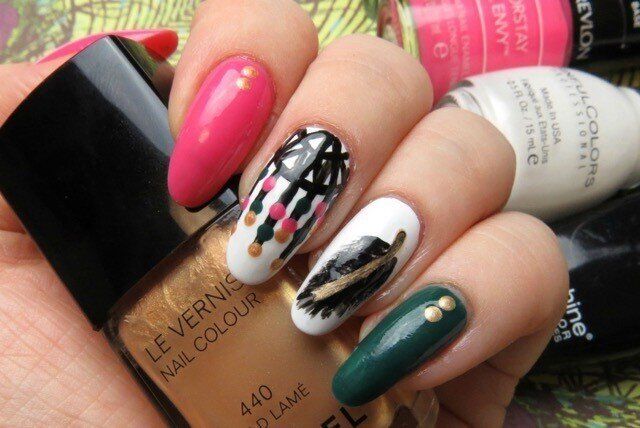 Round Dreamcatcher Nail Design with Ombre Effect - wide 7