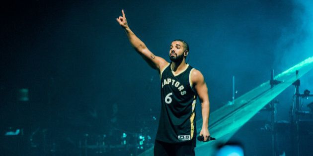 TORONTO, ON - AUGUST 03: Drake perfrrms during 2015 OVO Fest at Molson Canadian Amphitheatre on August 3, 2015 in Toronto, Canada. (Photo by George Pimentel/Getty Images)