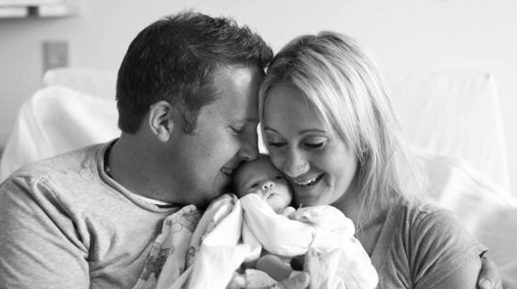 Adoptive Parents Meeting Their Newborn Will Melt Your Heart HuffPost adoptive-parents-meeting-their-newborn-will-melt-your-heart-huffpost